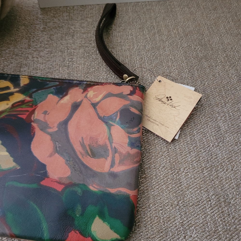 Patricia Nash Winter Bloom wristlet, new - Picture 4 of 6